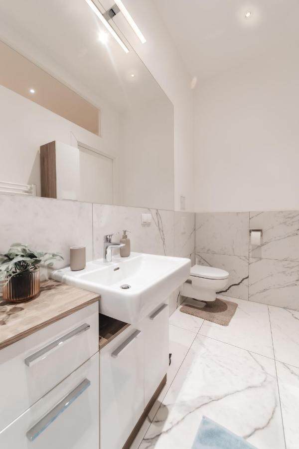 Cozy Apartment, 2 Private Terraces, 8 Min To City Center Wien Ngoại thất bức ảnh
